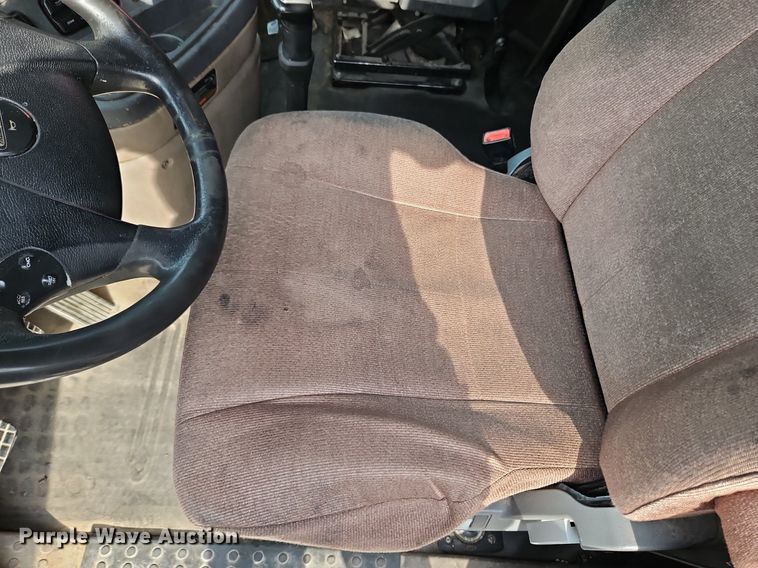 image for item DQ1789 2014 Freightliner Cascadia  semi truck