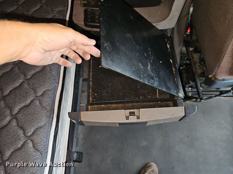 image for item DQ1789 2014 Freightliner Cascadia  semi truck