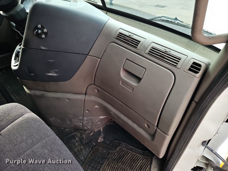 image for item DQ1789 2014 Freightliner Cascadia  semi truck