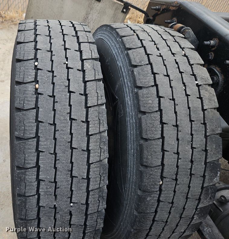 image for item DQ1789 2014 Freightliner Cascadia  semi truck