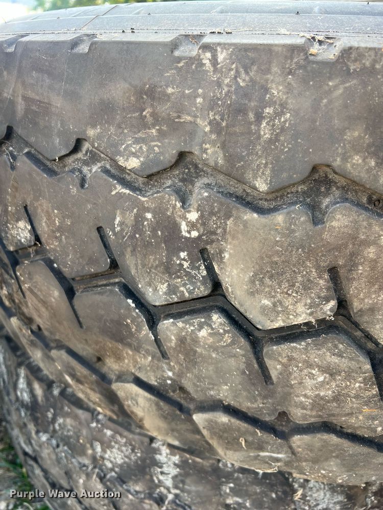 image for item II9225 (23) tires