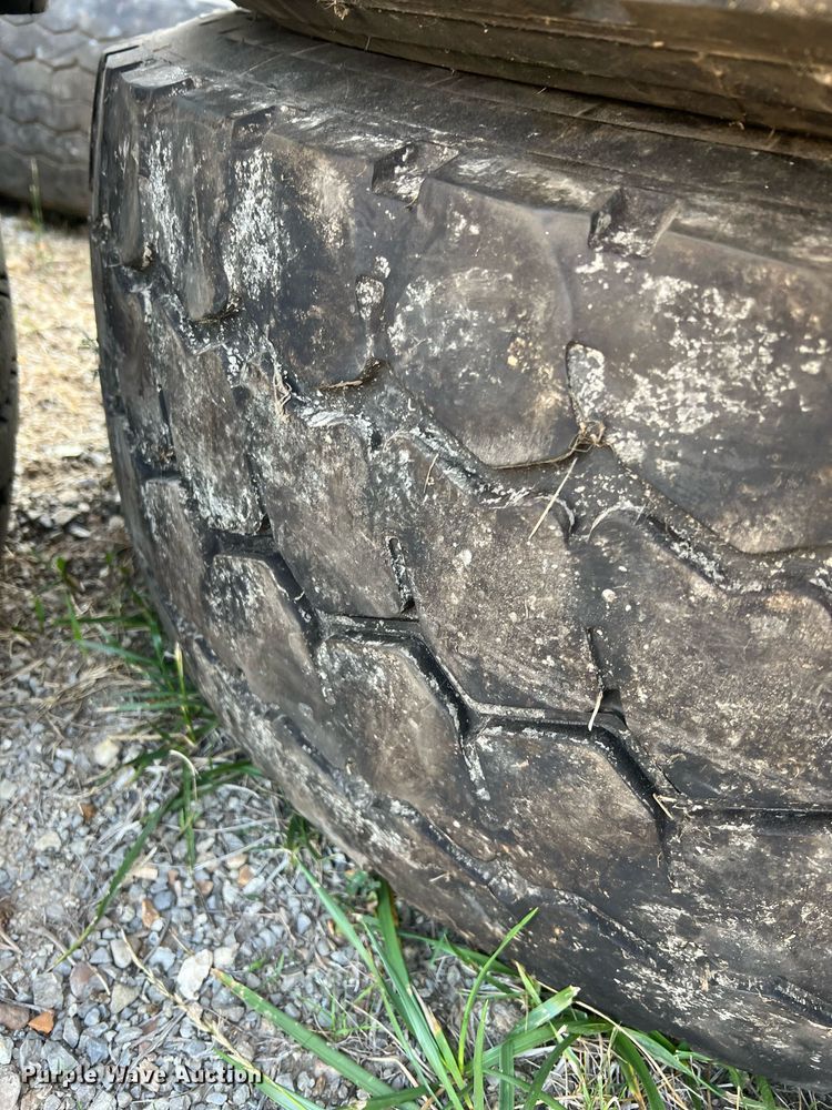 image for item II9225 (23) tires