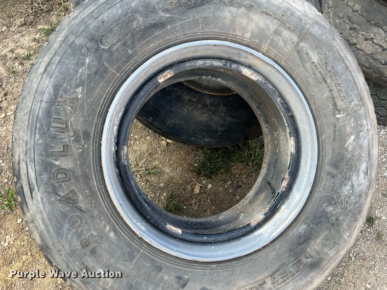 image for item II9225 (23) tires