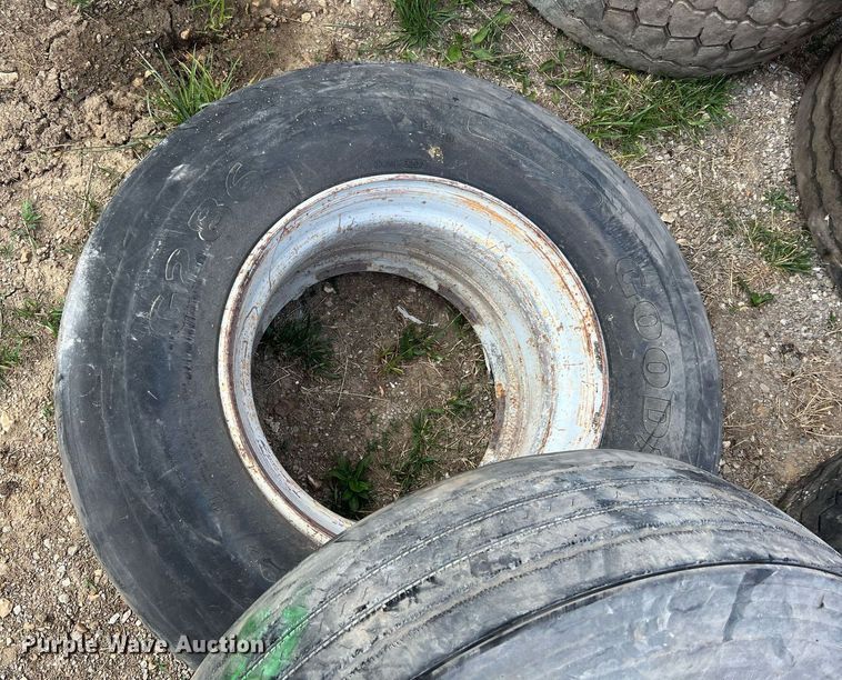 image for item II9225 (23) tires