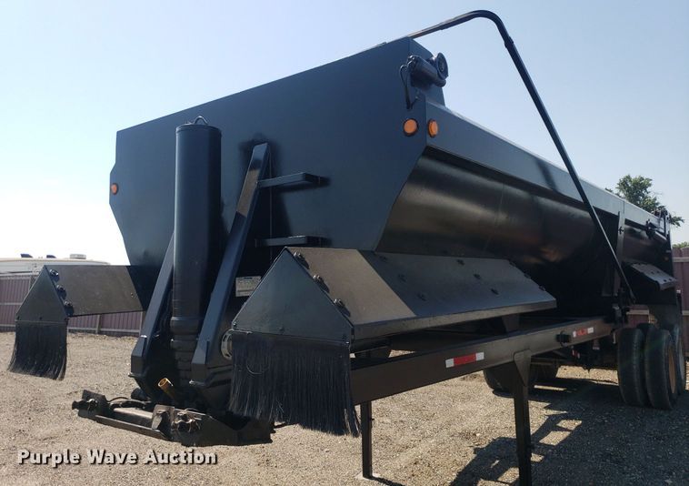 image for item IP9371 2014 Manac 4K228AB00  end dump trailer