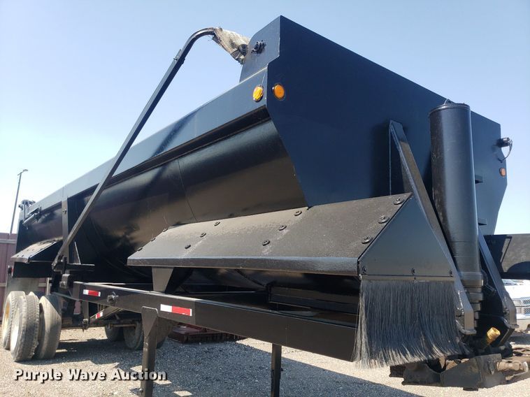 image for item IP9371 2014 Manac 4K228AB00  end dump trailer