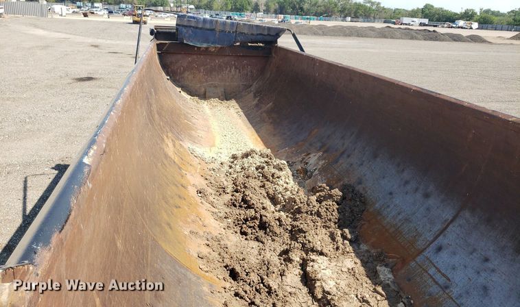 image for item IP9371 2014 Manac 4K228AB00  end dump trailer