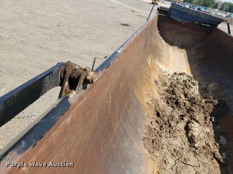 image for item IP9371 2014 Manac 4K228AB00  end dump trailer