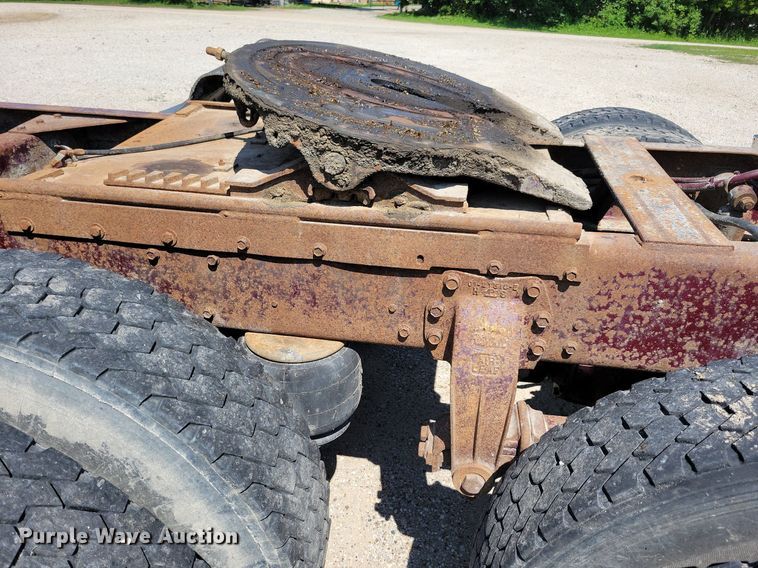 image for item JO9216 1979 Peterbilt 359  semi truck