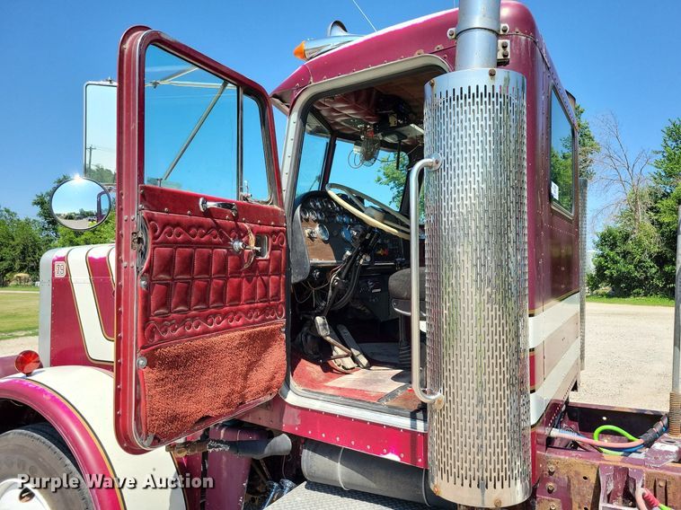 image for item JO9216 1979 Peterbilt 359  semi truck