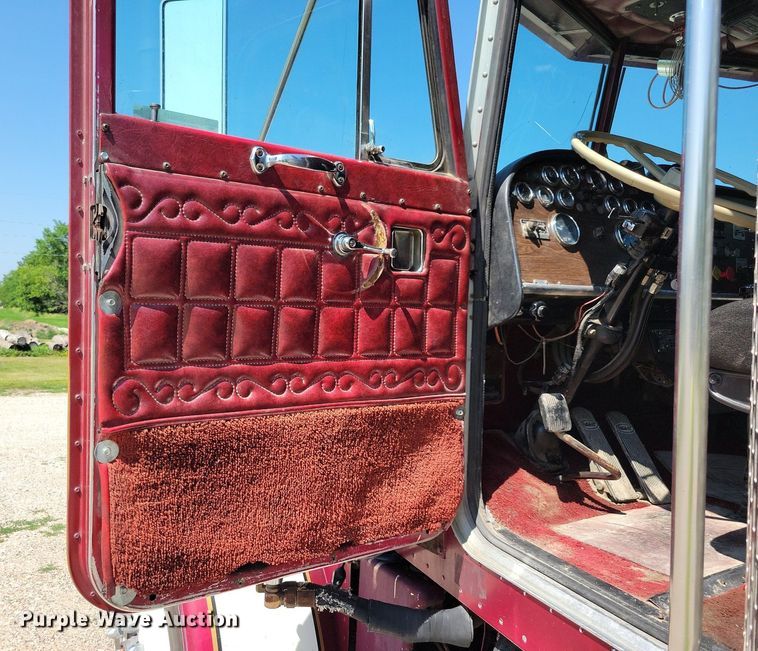 image for item JO9216 1979 Peterbilt 359  semi truck