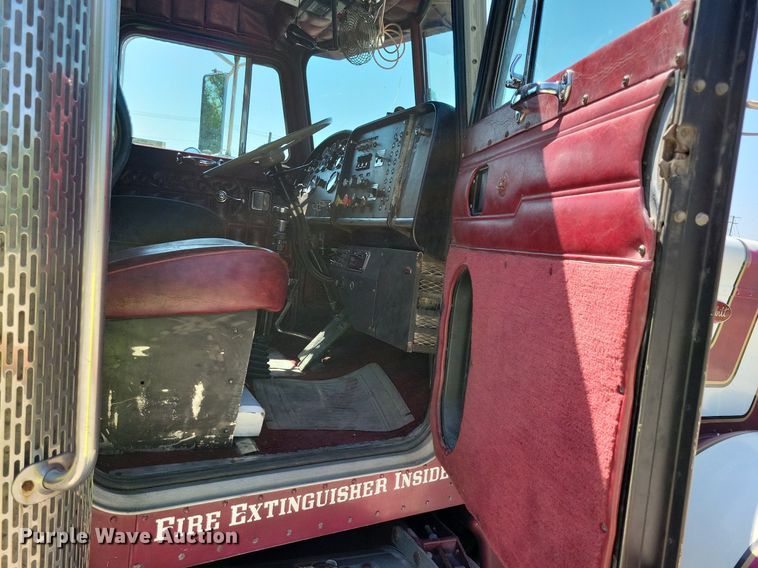 image for item JO9216 1979 Peterbilt 359  semi truck