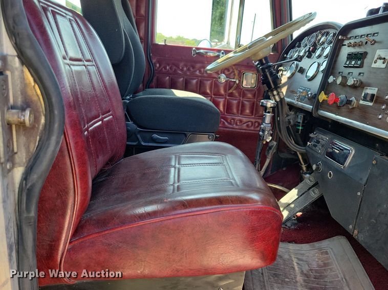 image for item JO9216 1979 Peterbilt 359  semi truck