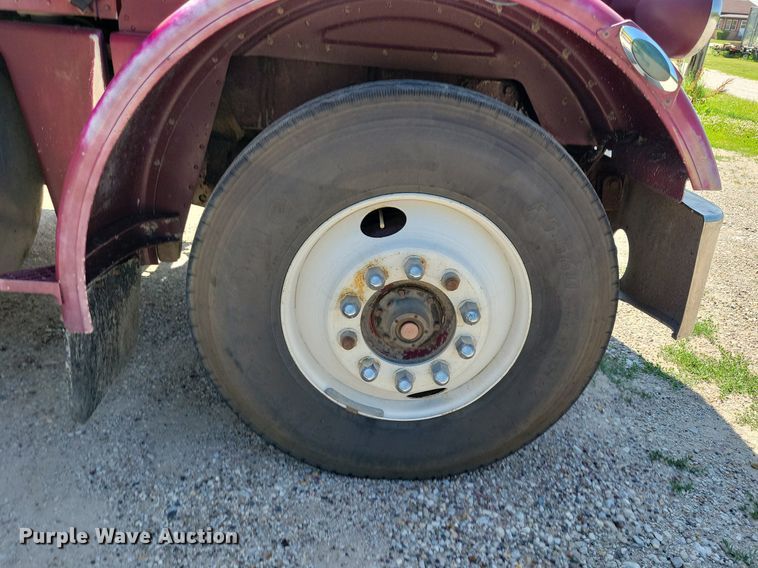 image for item JO9216 1979 Peterbilt 359  semi truck