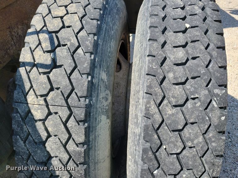 image for item JO9216 1979 Peterbilt 359  semi truck