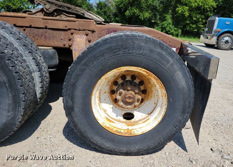 image for item JO9216 1979 Peterbilt 359  semi truck