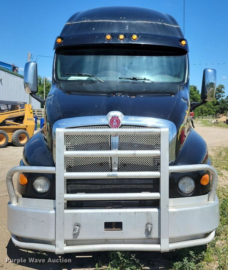image for item JO9275 2007 Kenworth T2000  semi truck