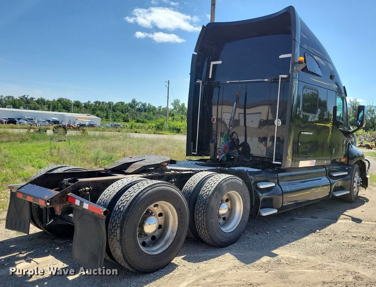 image for item JO9275 2007 Kenworth T2000  semi truck