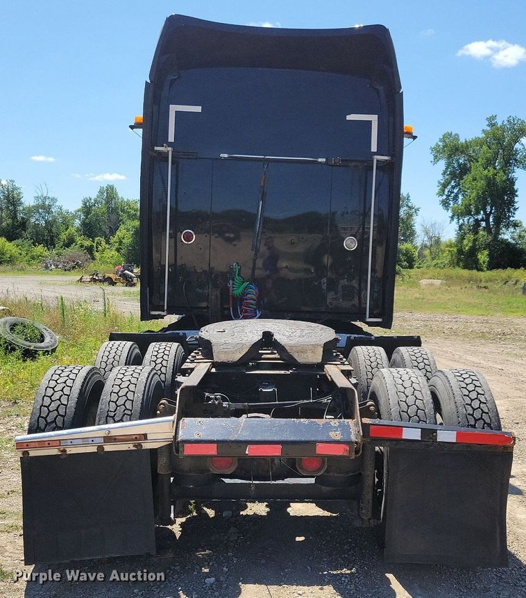 image for item JO9275 2007 Kenworth T2000  semi truck