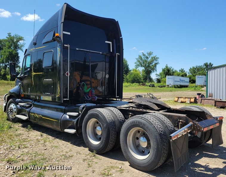 image for item JO9275 2007 Kenworth T2000  semi truck