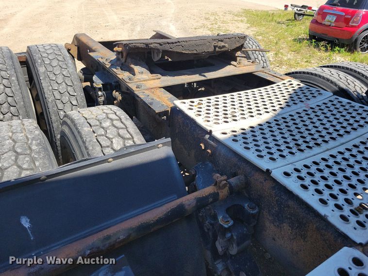 image for item JO9275 2007 Kenworth T2000  semi truck