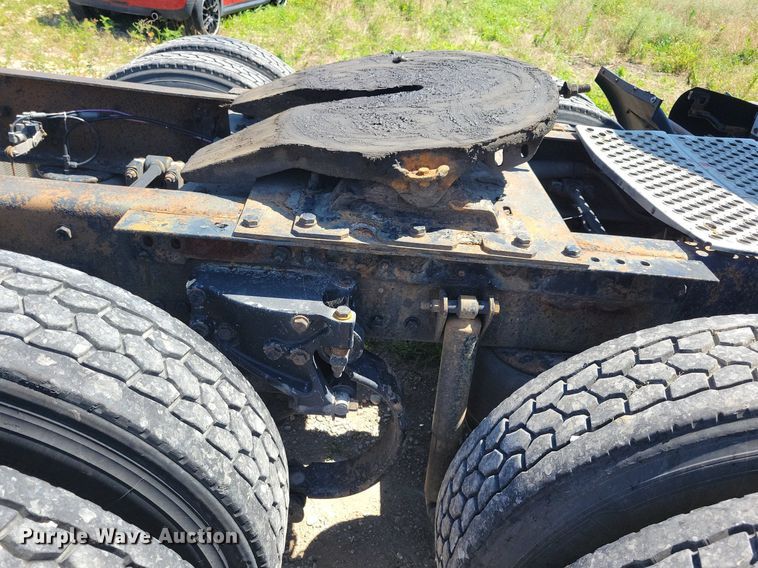 image for item JO9275 2007 Kenworth T2000  semi truck