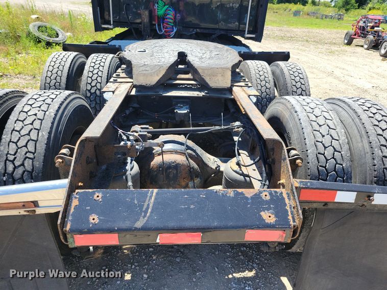 image for item JO9275 2007 Kenworth T2000  semi truck