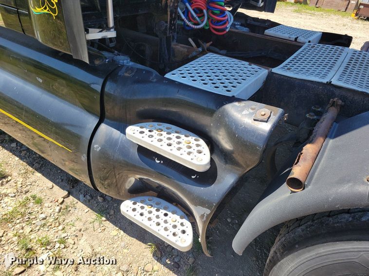 image for item JO9275 2007 Kenworth T2000  semi truck