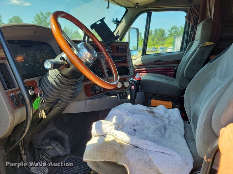 image for item JO9275 2007 Kenworth T2000  semi truck