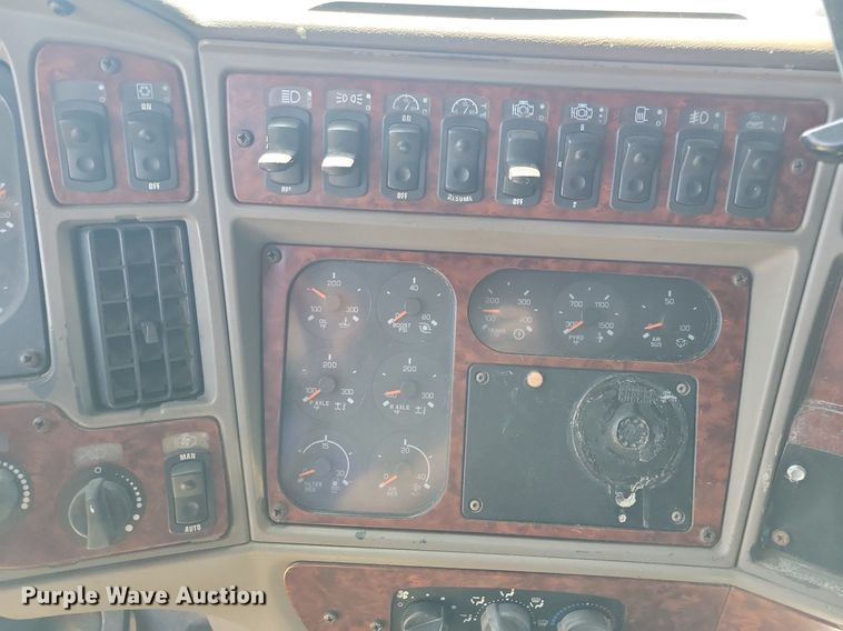 image for item JO9275 2007 Kenworth T2000  semi truck