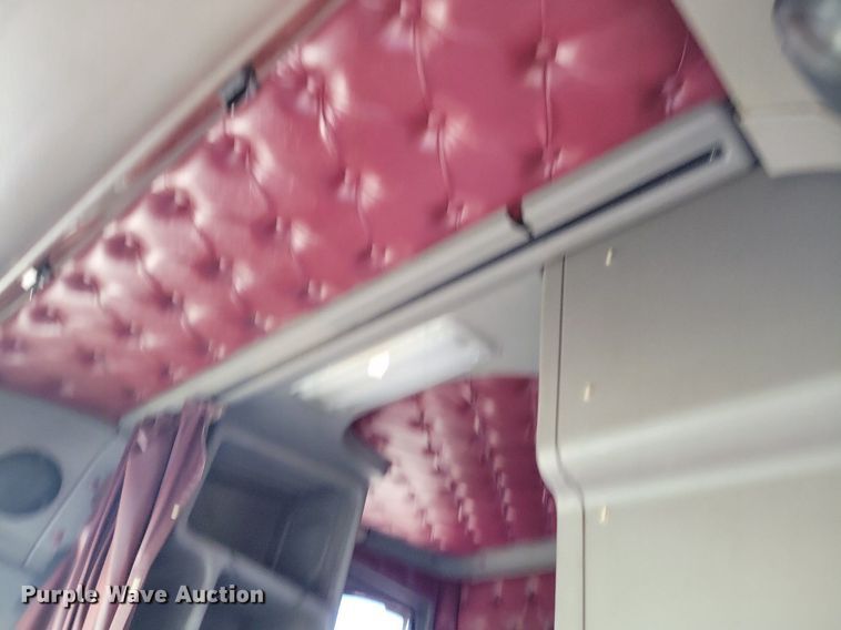 image for item JO9275 2007 Kenworth T2000  semi truck