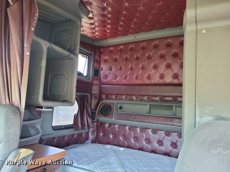 image for item JO9275 2007 Kenworth T2000  semi truck