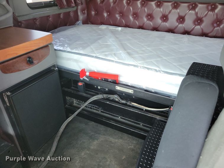 image for item JO9275 2007 Kenworth T2000  semi truck