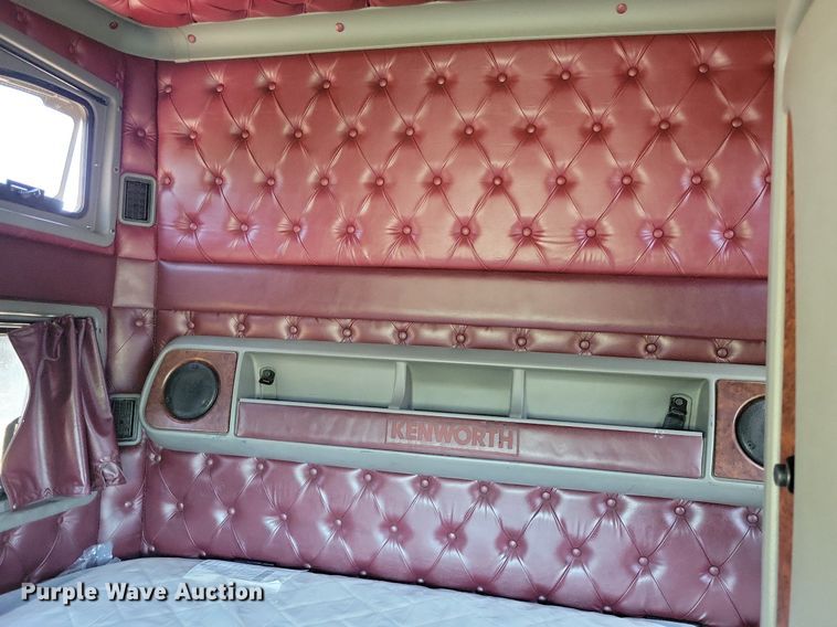 image for item JO9275 2007 Kenworth T2000  semi truck