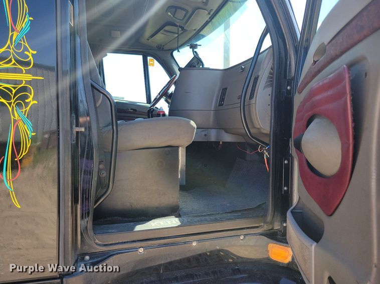image for item JO9275 2007 Kenworth T2000  semi truck