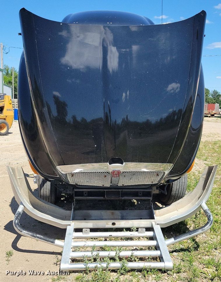 image for item JO9275 2007 Kenworth T2000  semi truck