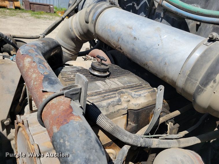 image for item JO9275 2007 Kenworth T2000  semi truck