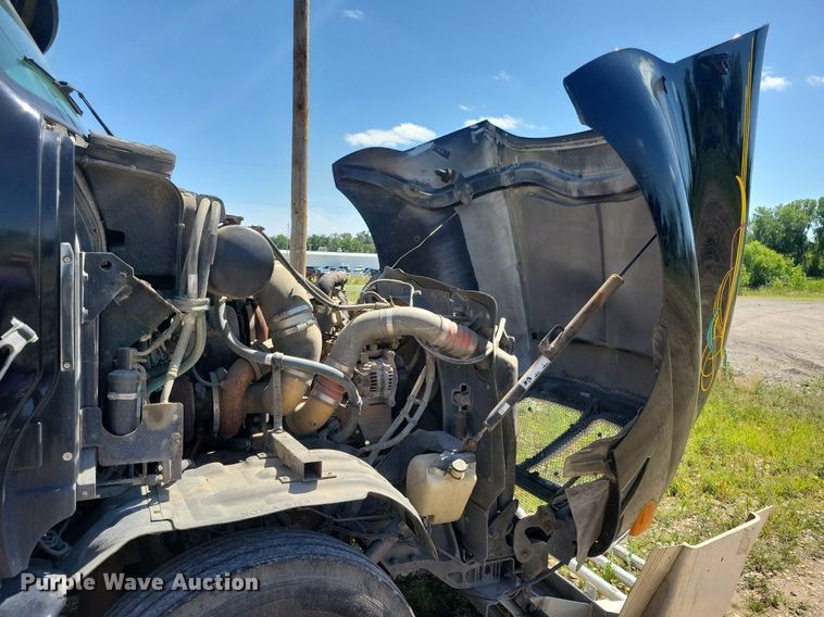 image for item JO9275 2007 Kenworth T2000  semi truck