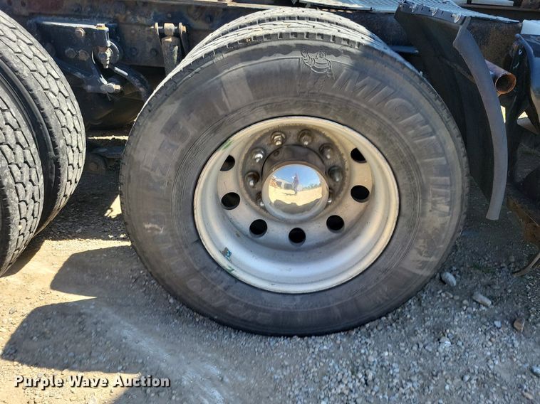 image for item JO9275 2007 Kenworth T2000  semi truck