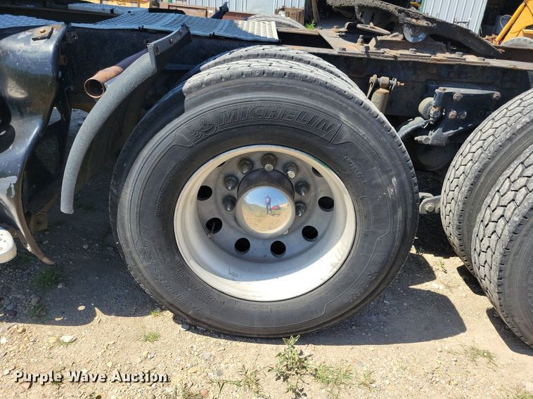 image for item JO9275 2007 Kenworth T2000  semi truck