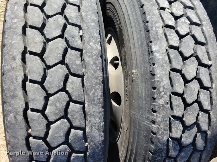 image for item JO9275 2007 Kenworth T2000  semi truck