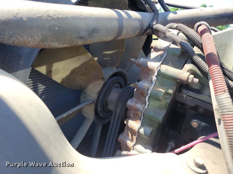 image for item JO9276 2002 Freightliner FLD120  semi truck