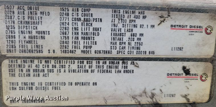 image for item JO9276 2002 Freightliner FLD120  semi truck