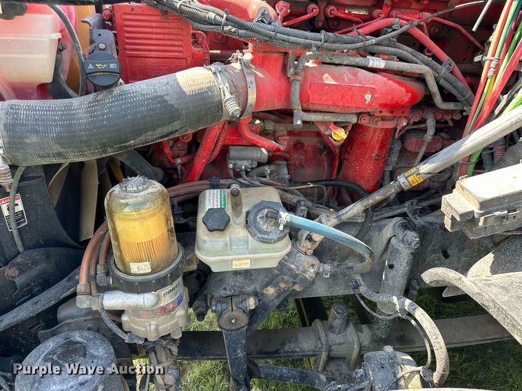 image for item KL9015 2012 Freighliner Cascadia  semi truck