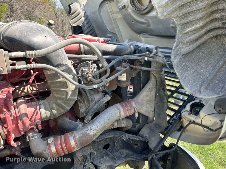 image for item KL9015 2012 Freighliner Cascadia  semi truck