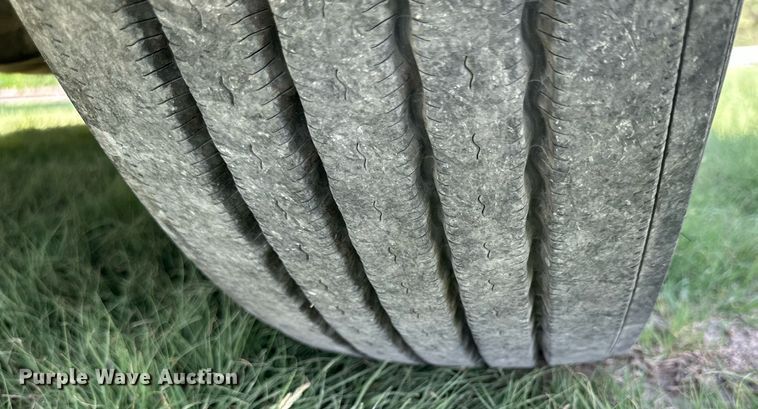 image for item KL9015 2012 Freighliner Cascadia  semi truck