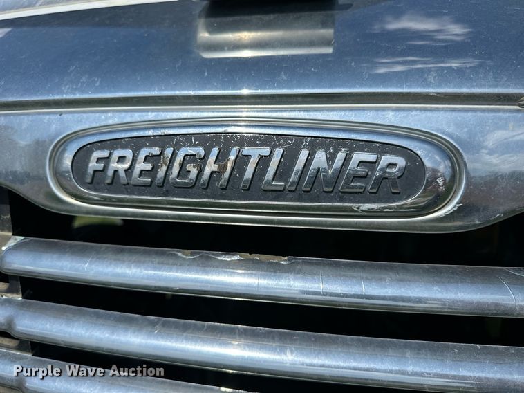 image for item KL9016 2007 Freightliner Columbia  semi truck