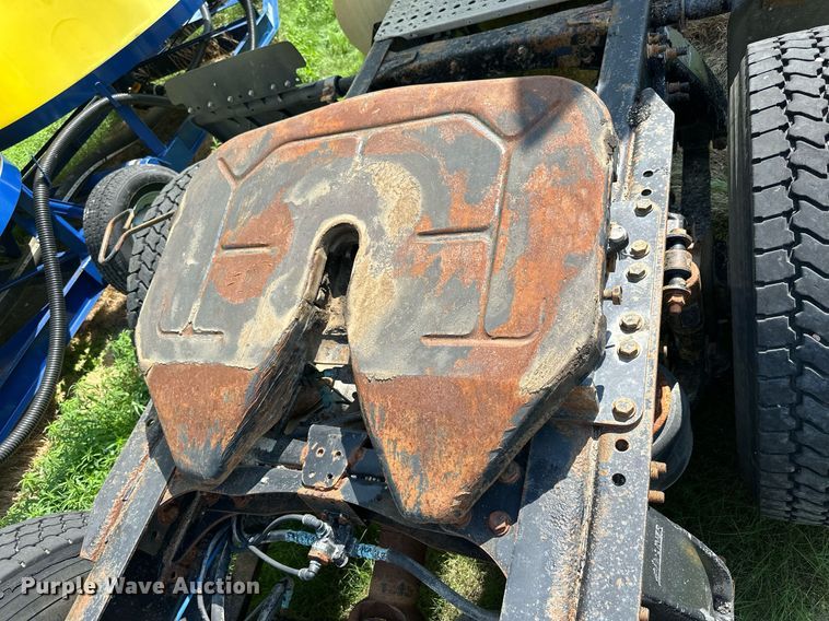 image for item KL9016 2007 Freightliner Columbia  semi truck