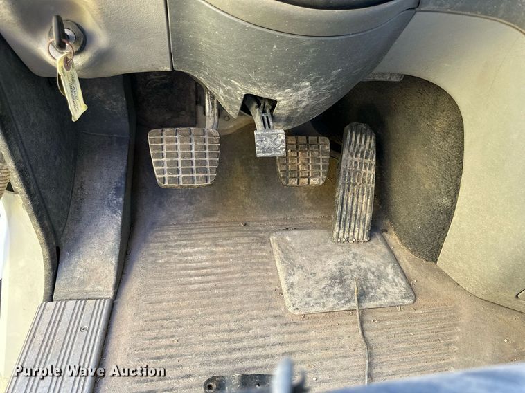 image for item KL9016 2007 Freightliner Columbia  semi truck