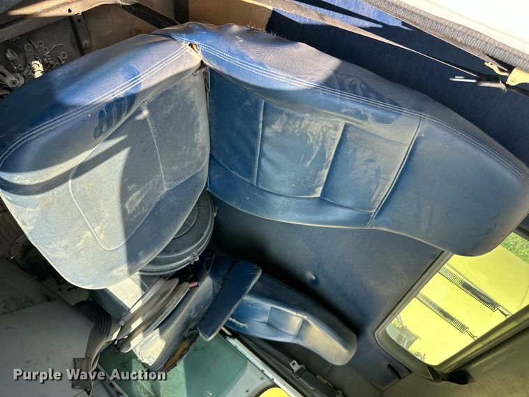 image for item KL9016 2007 Freightliner Columbia  semi truck